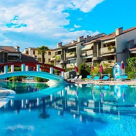Apartment With Garden And Grill - Green Residence Sirmione Desenzano del Garda Bagian luar foto