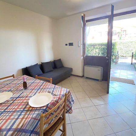 Apartment With Garden And Grill - Green Residence Sirmione Desenzano del Garda Bagian luar foto
