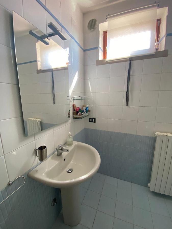 Apartment With Garden And Grill - Green Residence Sirmione Desenzano del Garda Bagian luar foto