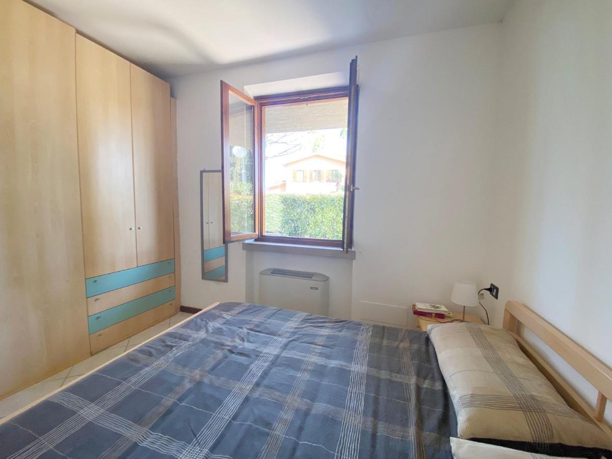 Apartment With Garden And Grill - Green Residence Sirmione Desenzano del Garda Bagian luar foto