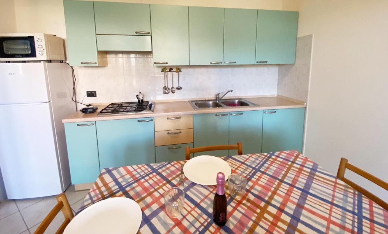 Apartment With Garden And Grill - Green Residence Sirmione Desenzano del Garda Bagian luar foto